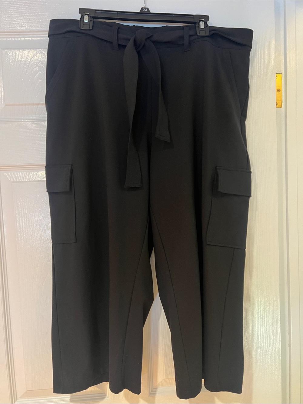 Rachel Zoe Black Cargo Tie-Waist Wide-Leg Capris